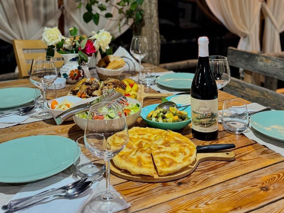 Traditional Albanian Restaurant | Rrezja e Diellit Agritourism